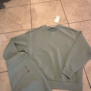 Women's Crewneck Sweatshirt in Gray